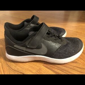 Youth boys Nike shoes size 3